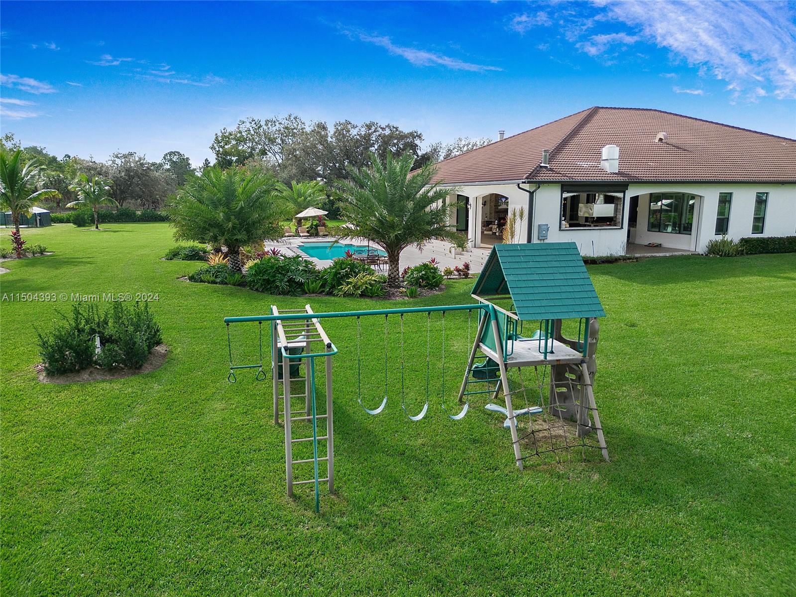 626 17th St, Naples, FL, 34117 United States, 4 Bedrooms Bedrooms, ,4 BathroomsBathrooms,Residential,For Sale,17th St,A11504393