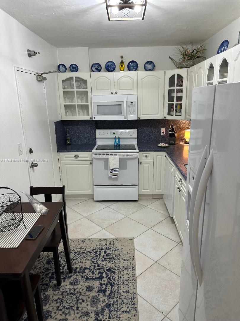 10185 Collins Ave 414, Bal Harbour, Florida 33154, 1 Bedroom Bedrooms, ,1 BathroomBathrooms,Residentiallease,For Rent,10185 Collins Ave 414,A11504168