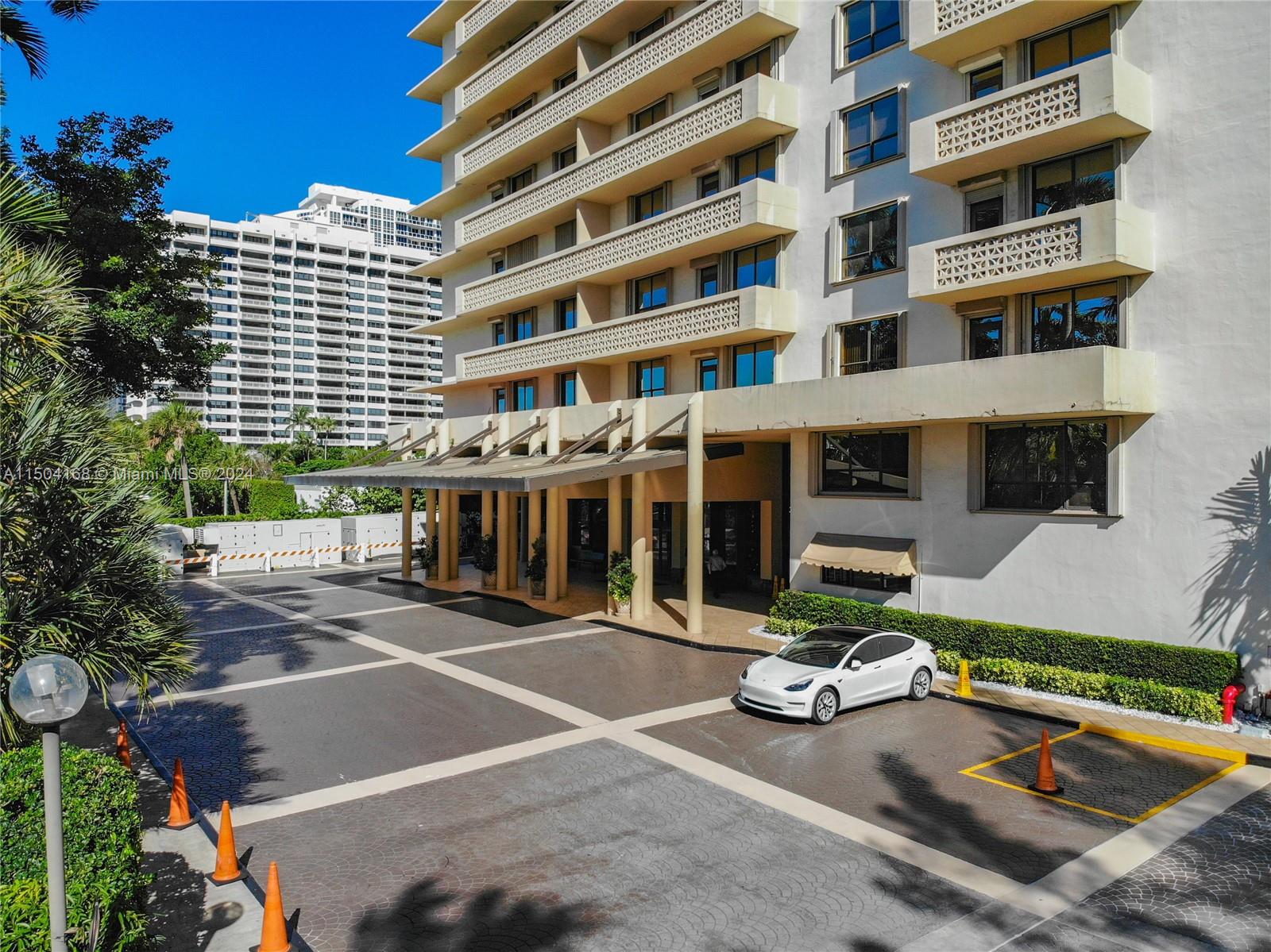 10185 Collins Ave 414, Bal Harbour, Florida 33154, 1 Bedroom Bedrooms, ,1 BathroomBathrooms,Residentiallease,For Rent,10185 Collins Ave 414,A11504168