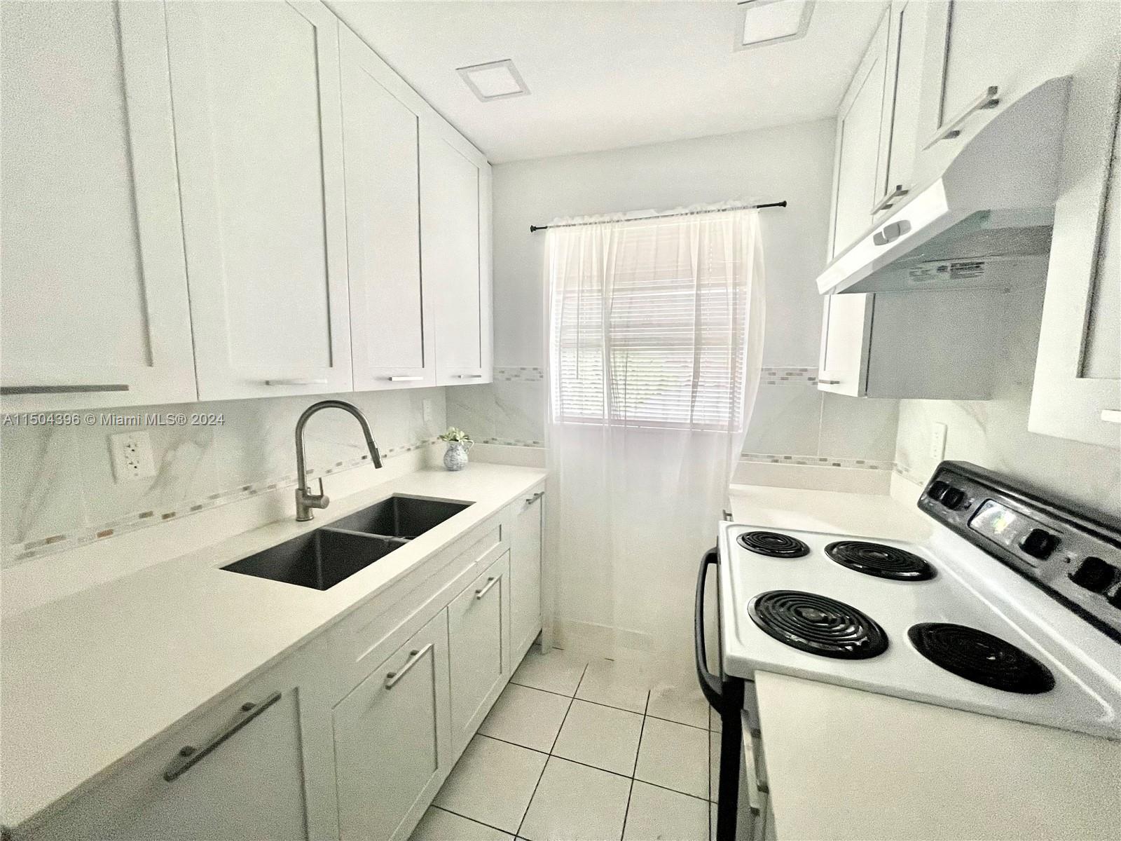 2145 Pierce St, Hollywood, FL, 33020 United States, 1 Bedroom Bedrooms, ,1 BathroomBathrooms,Residential,For Sale,Pierce St,A11504396