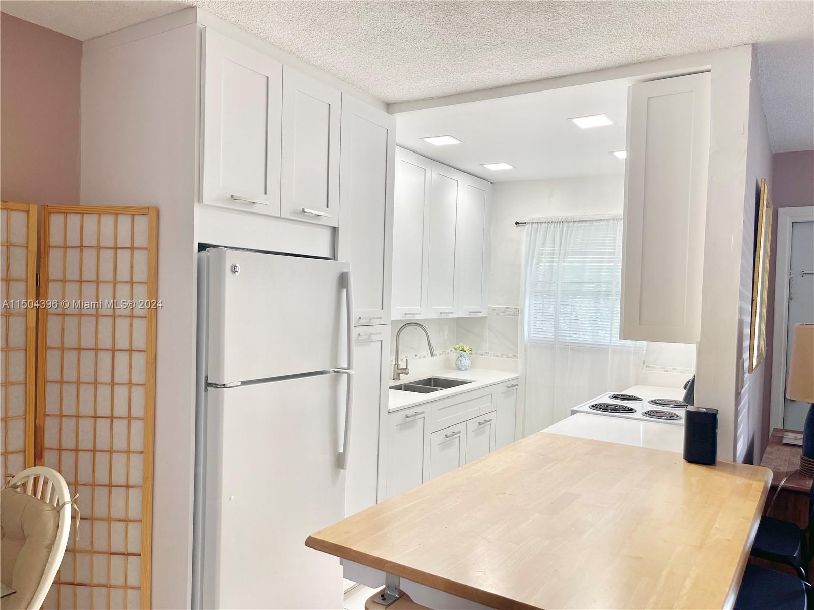 2145 Pierce St, Hollywood, FL, 33020 United States, 1 Bedroom Bedrooms, ,1 BathroomBathrooms,Residential,For Sale,Pierce St,A11504396