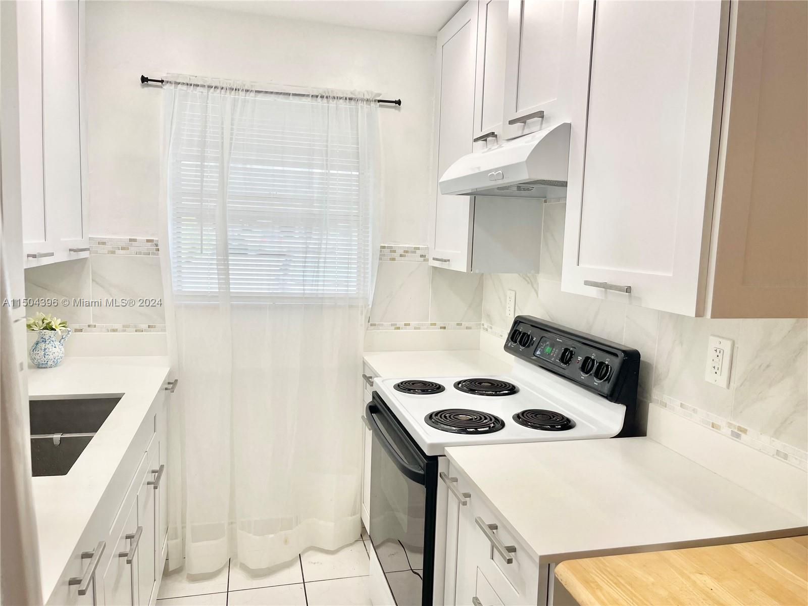 2145 Pierce St, Hollywood, FL, 33020 United States, 1 Bedroom Bedrooms, ,1 BathroomBathrooms,Residential,For Sale,Pierce St,A11504396