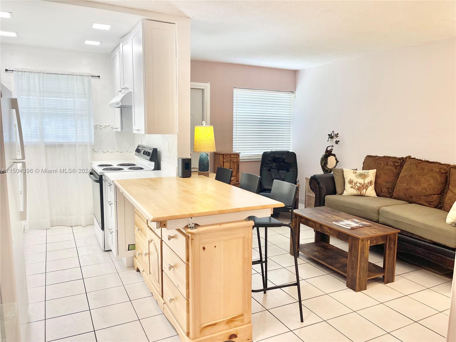 2145 Pierce St, Hollywood, FL, 33020 United States, 1 Bedroom Bedrooms, ,1 BathroomBathrooms,Residential,For Sale,Pierce St,A11504396