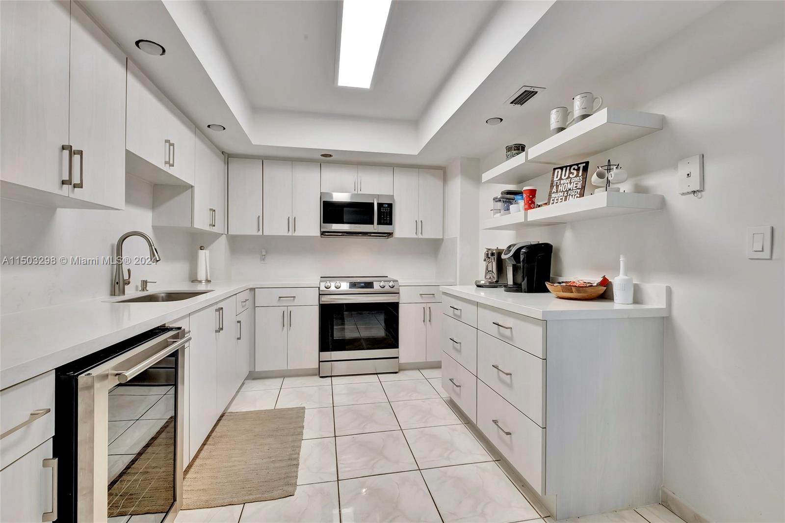 5825 Collins Ave 11E, Miami Beach, Florida 33140, 2 Bedrooms Bedrooms, ,2 BathroomsBathrooms,Residential,For Sale,5825 Collins Ave 11E,A11503298