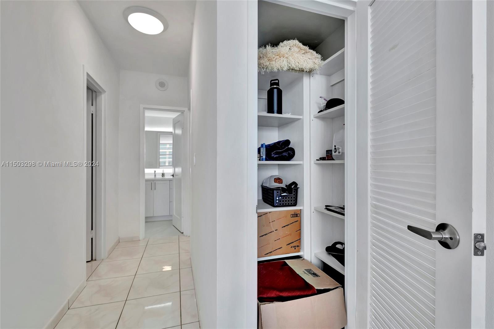 5825 Collins Ave 11E, Miami Beach, Florida 33140, 2 Bedrooms Bedrooms, ,2 BathroomsBathrooms,Residential,For Sale,5825 Collins Ave 11E,A11503298