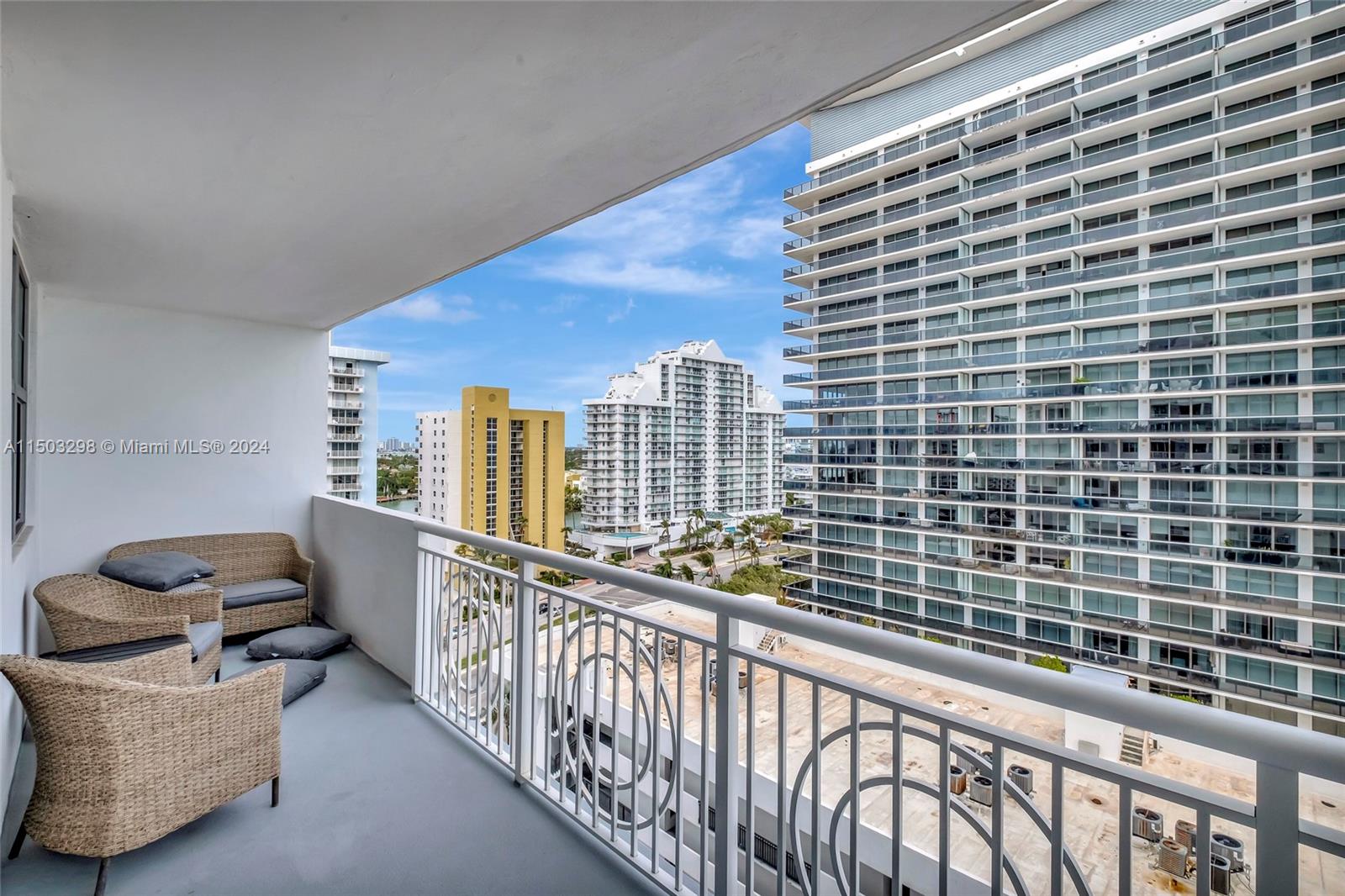 5825 Collins Ave 11E, Miami Beach, Florida 33140, 2 Bedrooms Bedrooms, ,2 BathroomsBathrooms,Residential,For Sale,5825 Collins Ave 11E,A11503298