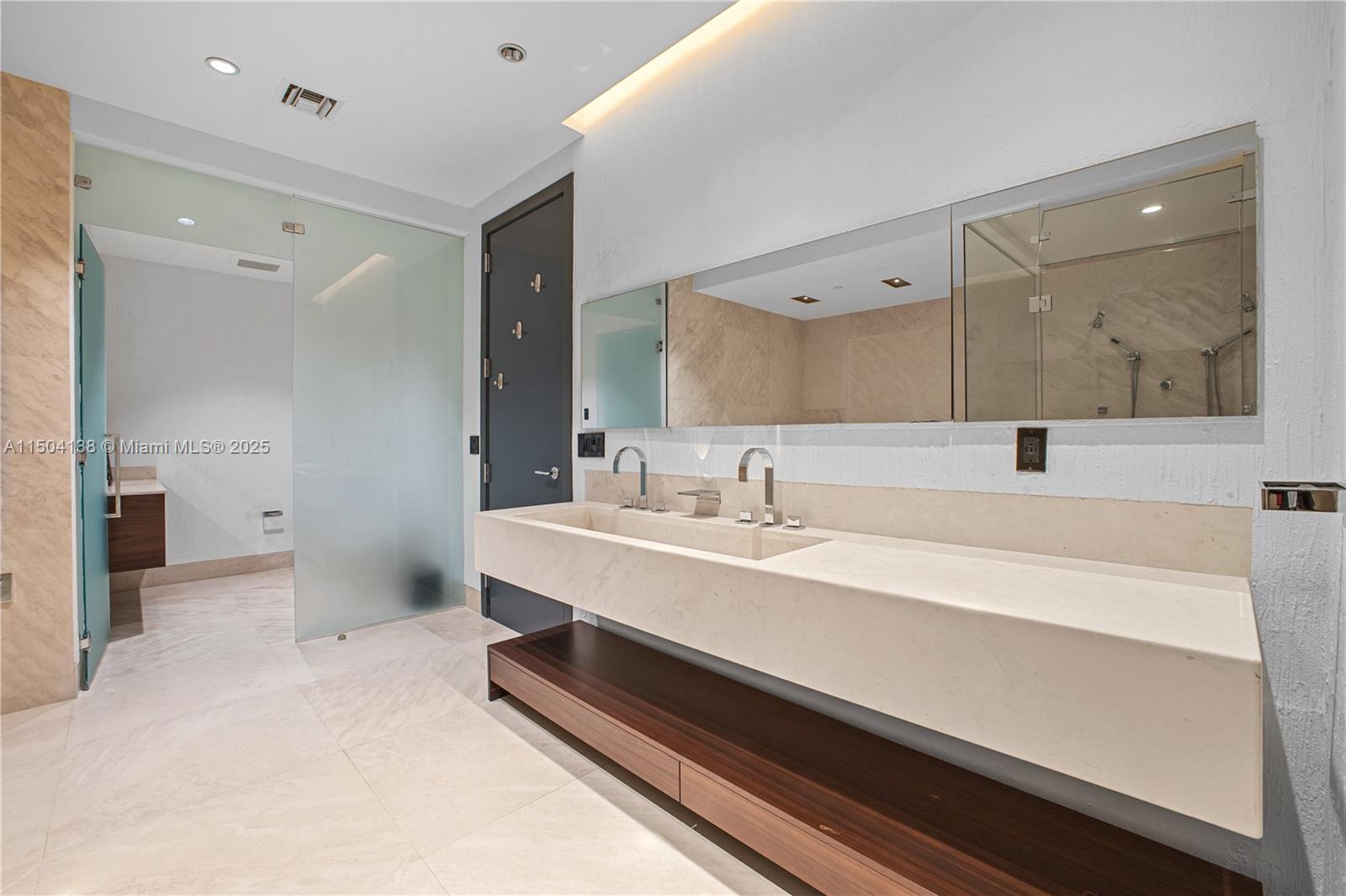 800 Pointe Dr, Miami Beach, FL, 33139 United States, 3 Bedrooms Bedrooms, ,3 BathroomsBathrooms,Residential,For Sale,Pointe Dr,A11504138