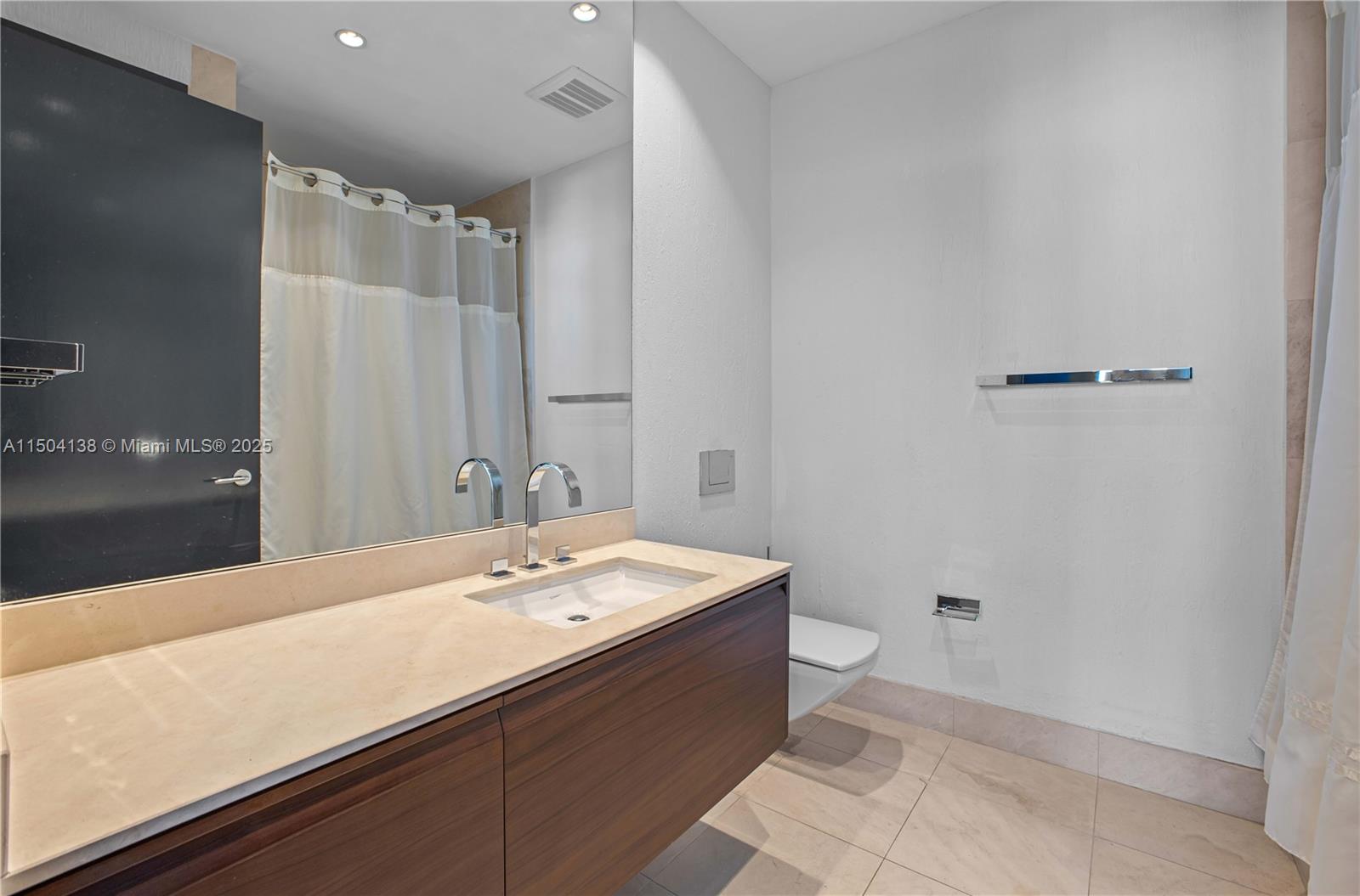 800 Pointe Dr, Miami Beach, FL, 33139 United States, 3 Bedrooms Bedrooms, ,3 BathroomsBathrooms,Residential,For Sale,Pointe Dr,A11504138