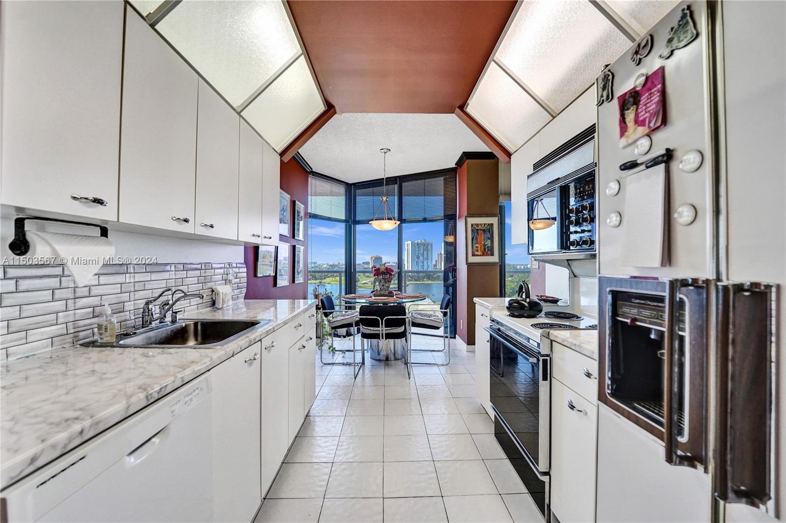 20281 E Country Club Dr 903, Aventura, Florida 33180, 2 Bedrooms Bedrooms, ,2 BathroomsBathrooms,Residential,For Sale,20281 E Country Club Dr 903,A11503567