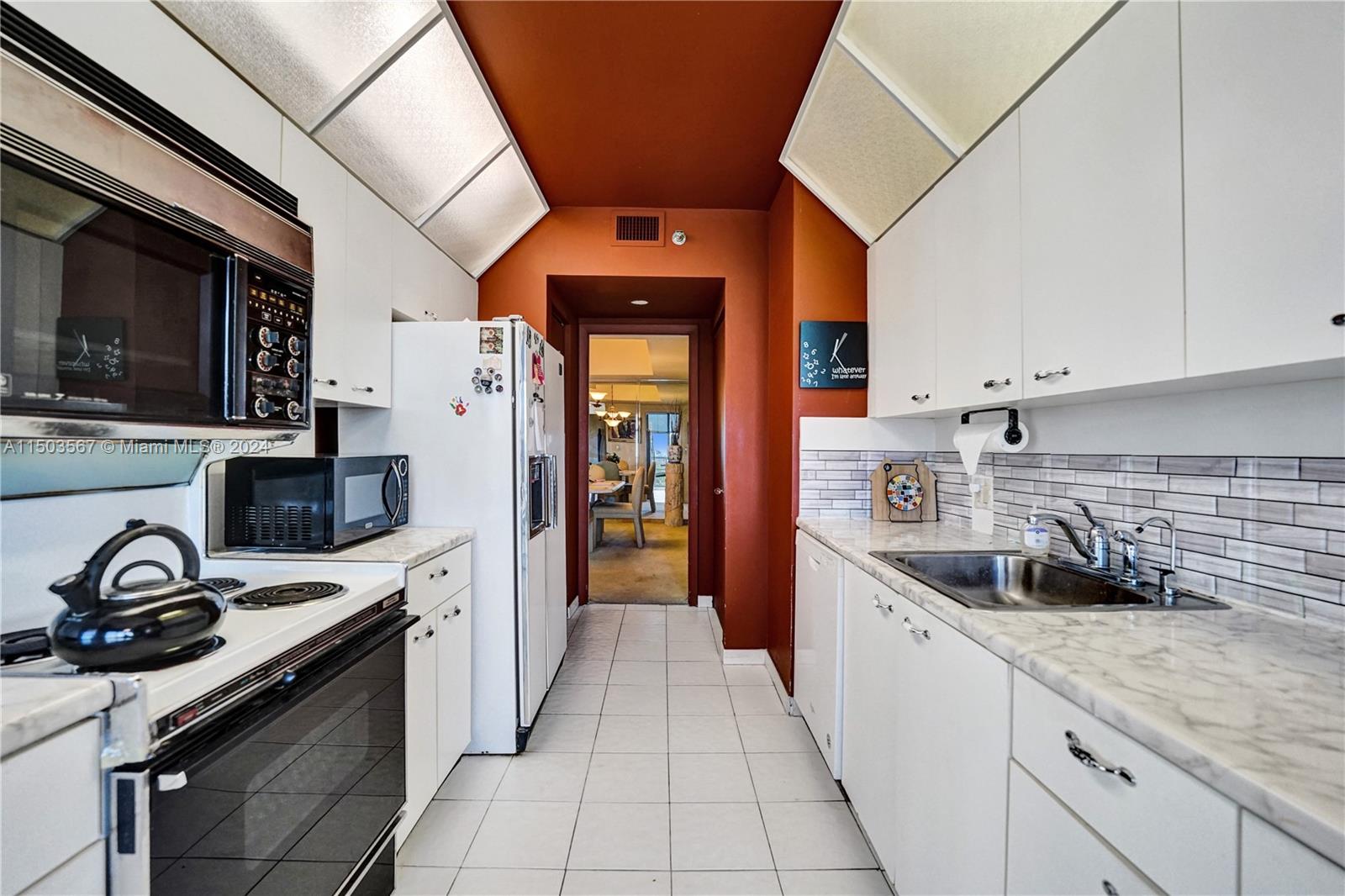 20281 E Country Club Dr 903, Aventura, Florida 33180, 2 Bedrooms Bedrooms, ,2 BathroomsBathrooms,Residential,For Sale,20281 E Country Club Dr 903,A11503567