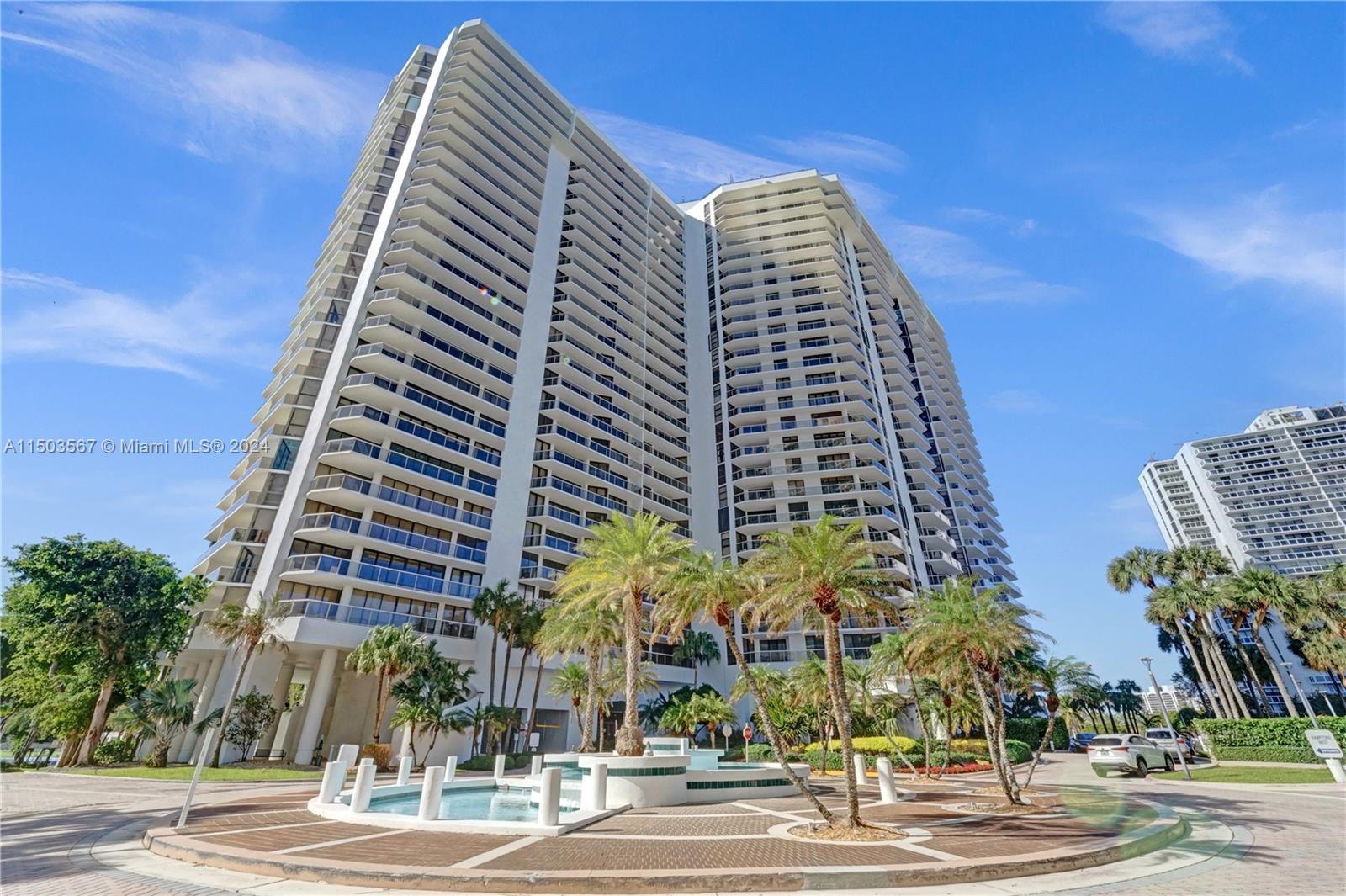 20281 E Country Club Dr 903, Aventura, Florida 33180, 2 Bedrooms Bedrooms, ,2 BathroomsBathrooms,Residential,For Sale,20281 E Country Club Dr 903,A11503567