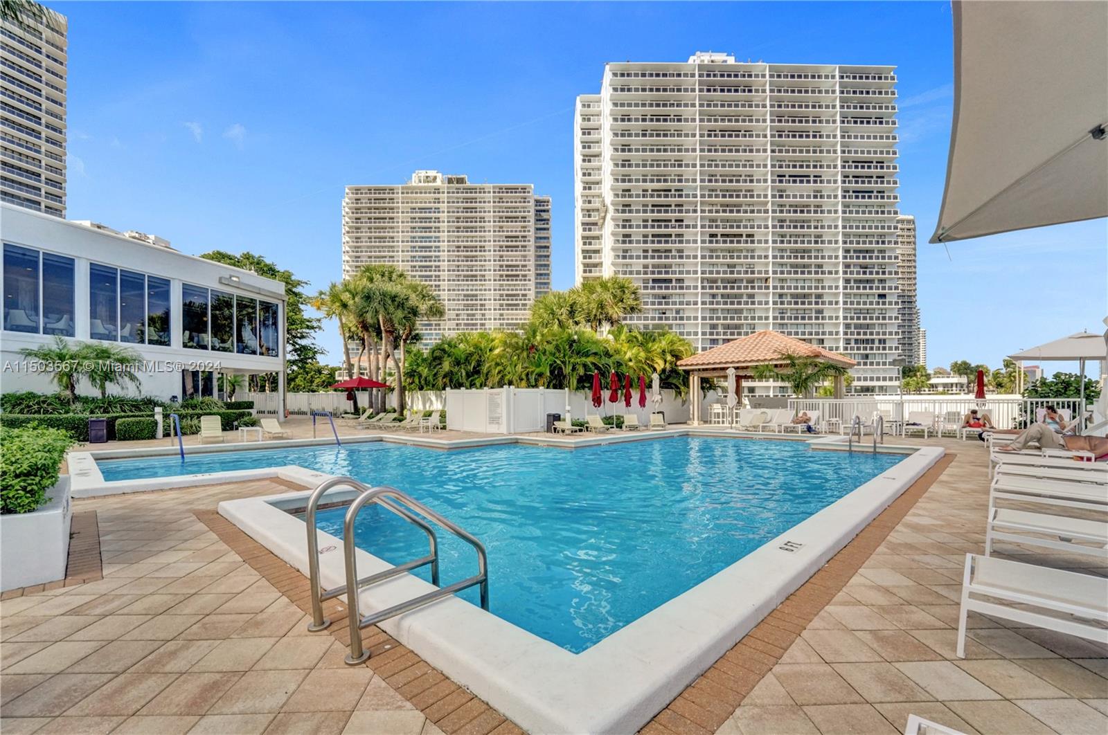 20281 E Country Club Dr 903, Aventura, Florida 33180, 2 Bedrooms Bedrooms, ,2 BathroomsBathrooms,Residential,For Sale,20281 E Country Club Dr 903,A11503567
