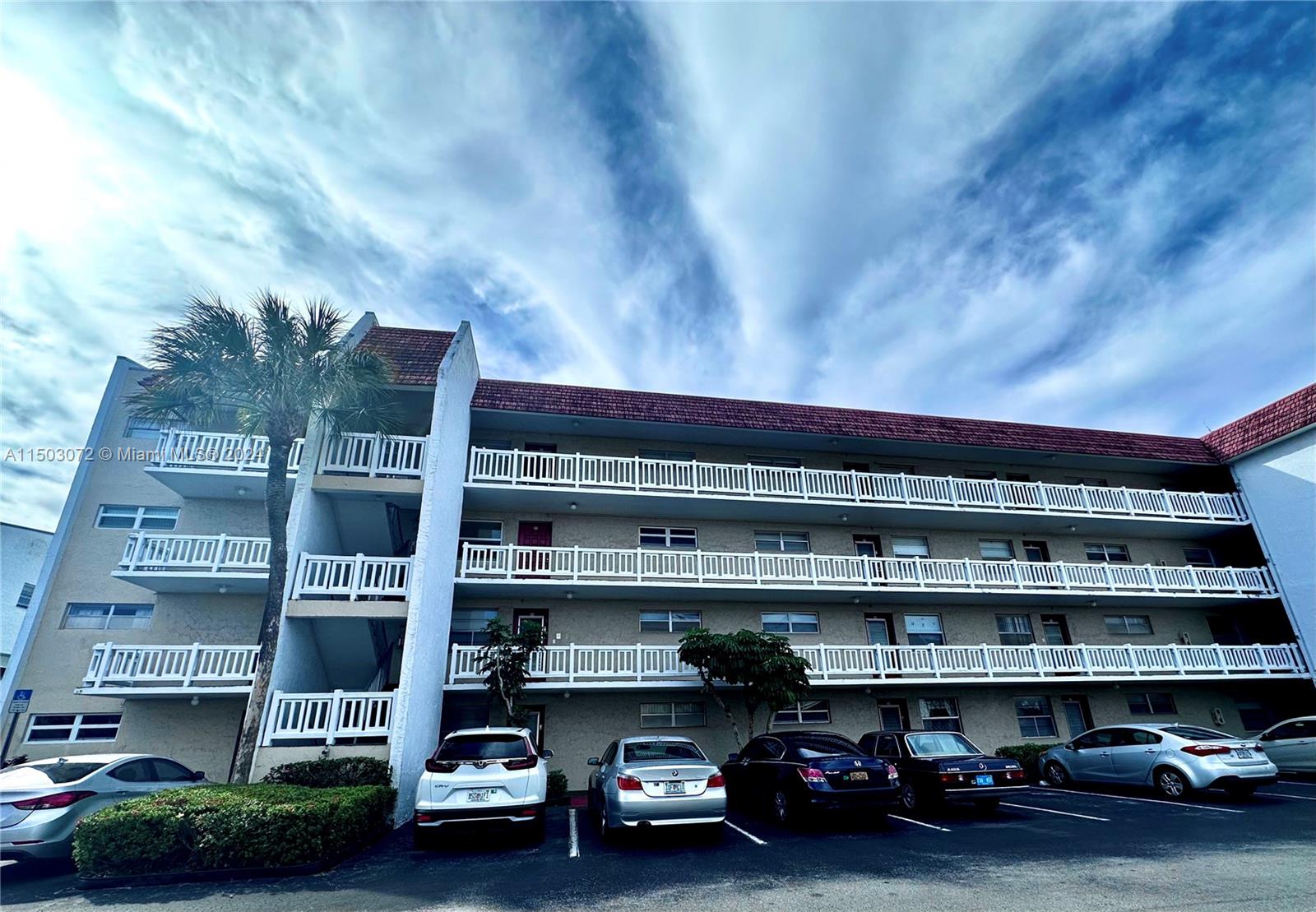 3521 Inverrary Dr 402, Lauderhill, Florida 33319, 2 Bedrooms Bedrooms, ,2 BathroomsBathrooms,Residential,For Sale,3521 Inverrary Dr 402,A11503072