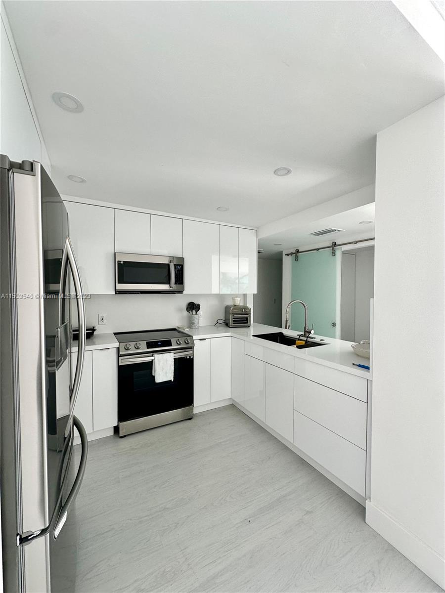 1950 S Ocean Dr 17J, Hallandale Beach, Florida 33009, 2 Bedrooms Bedrooms, ,2 BathroomsBathrooms,Residential,For Sale,1950 S Ocean Dr 17J,A11503540