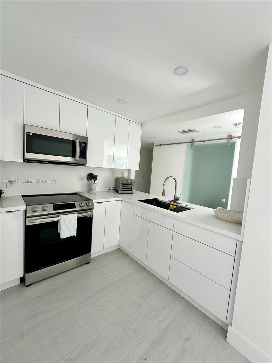 1950 S Ocean Dr 17J, Hallandale Beach, Florida 33009, 2 Bedrooms Bedrooms, ,2 BathroomsBathrooms,Residential,For Sale,1950 S Ocean Dr 17J,A11503540