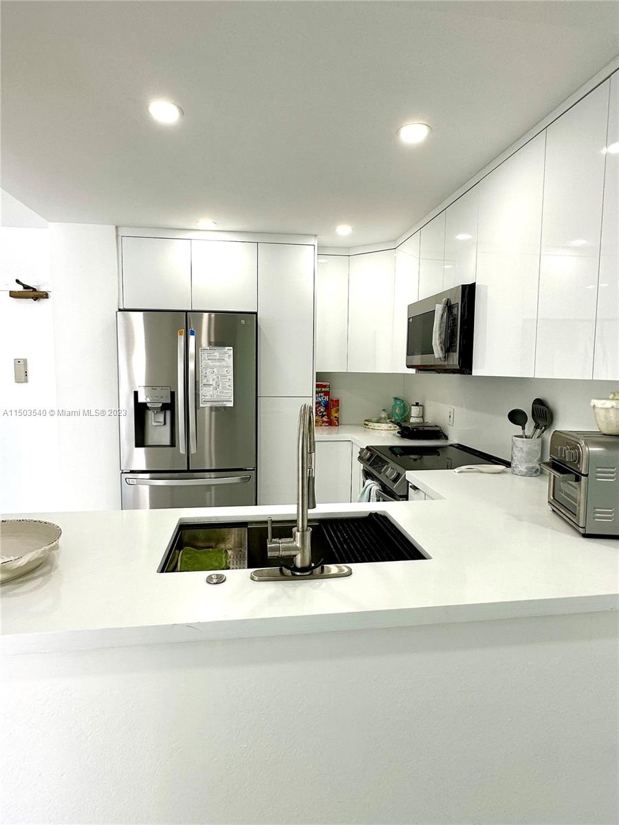 1950 S Ocean Dr 17J, Hallandale Beach, Florida 33009, 2 Bedrooms Bedrooms, ,2 BathroomsBathrooms,Residential,For Sale,1950 S Ocean Dr 17J,A11503540