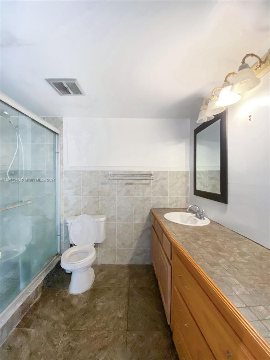 1750 191st St, Miami, FL, 33179 United States, 2 Bedrooms Bedrooms, ,2 BathroomsBathrooms,Residential,For Sale,191st St,A11504586