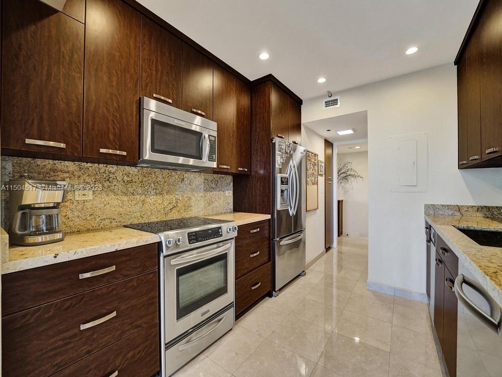 19355 Turnberry Way 3J, Aventura, Florida 33180, 3 Bedrooms Bedrooms, ,2 BathroomsBathrooms,Residentiallease,For Rent,19355 Turnberry Way 3J,A11504517