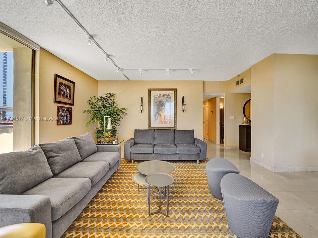 19355 Turnberry Way 3J, Aventura, Florida 33180, 3 Bedrooms Bedrooms, ,2 BathroomsBathrooms,Residentiallease,For Rent,19355 Turnberry Way 3J,A11504517