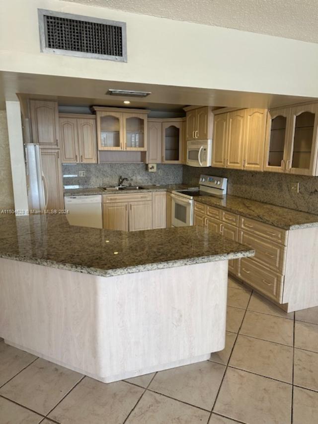 3725 S Ocean Dr 424, Hollywood, Florida 33019, 2 Bedrooms Bedrooms, ,2 BathroomsBathrooms,Residentiallease,For Rent,3725 S Ocean Dr 424,A11504628