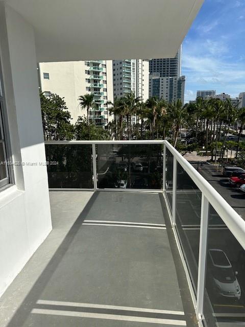 3725 S Ocean Dr 424, Hollywood, Florida 33019, 2 Bedrooms Bedrooms, ,2 BathroomsBathrooms,Residentiallease,For Rent,3725 S Ocean Dr 424,A11504628