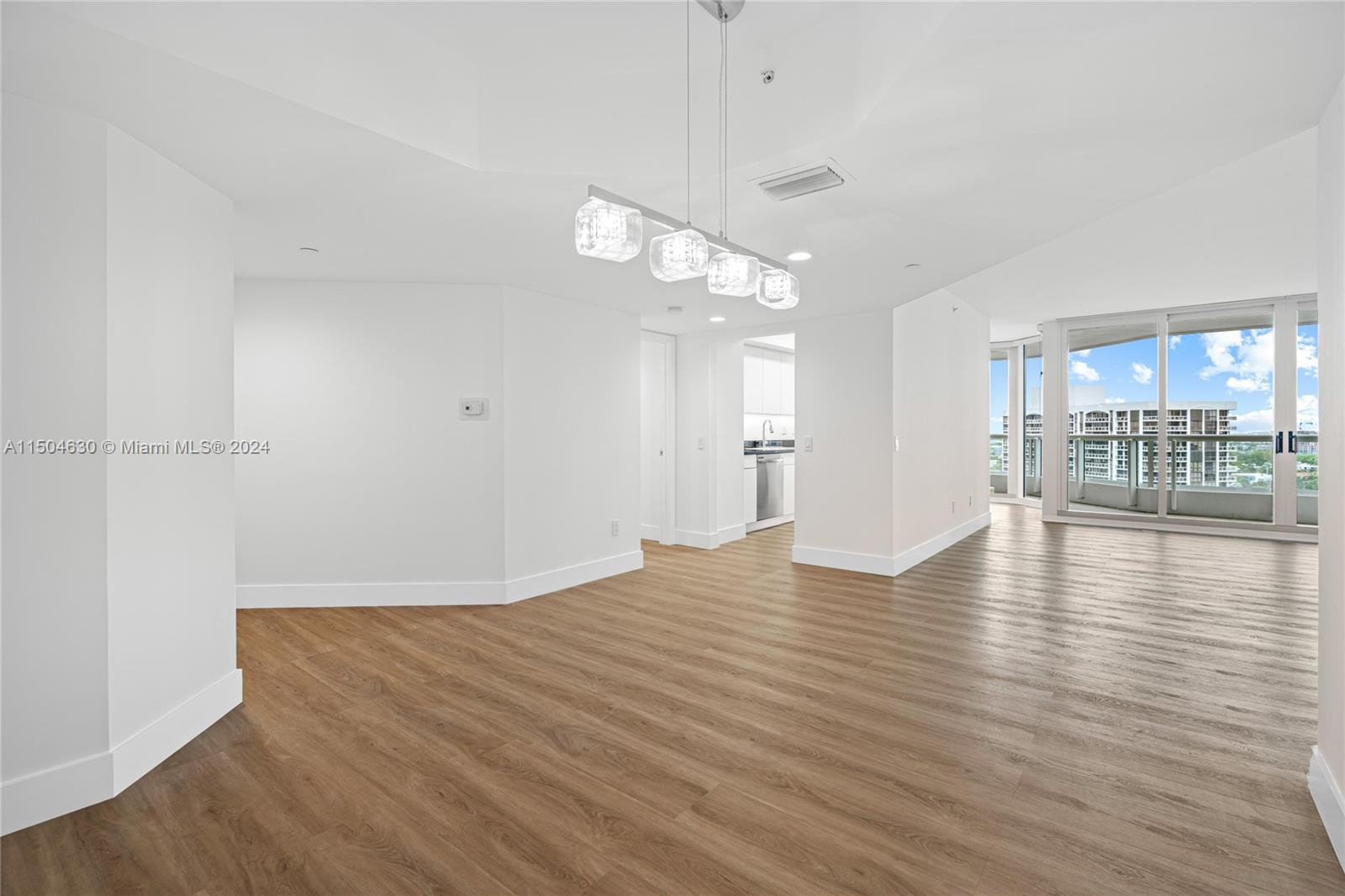 21055 Yacht Club Dr, Aventura, FL, 33180 United States, 3 Bedrooms Bedrooms, ,2 BathroomsBathrooms,Residential,For Sale,Yacht Club Dr,A11504630