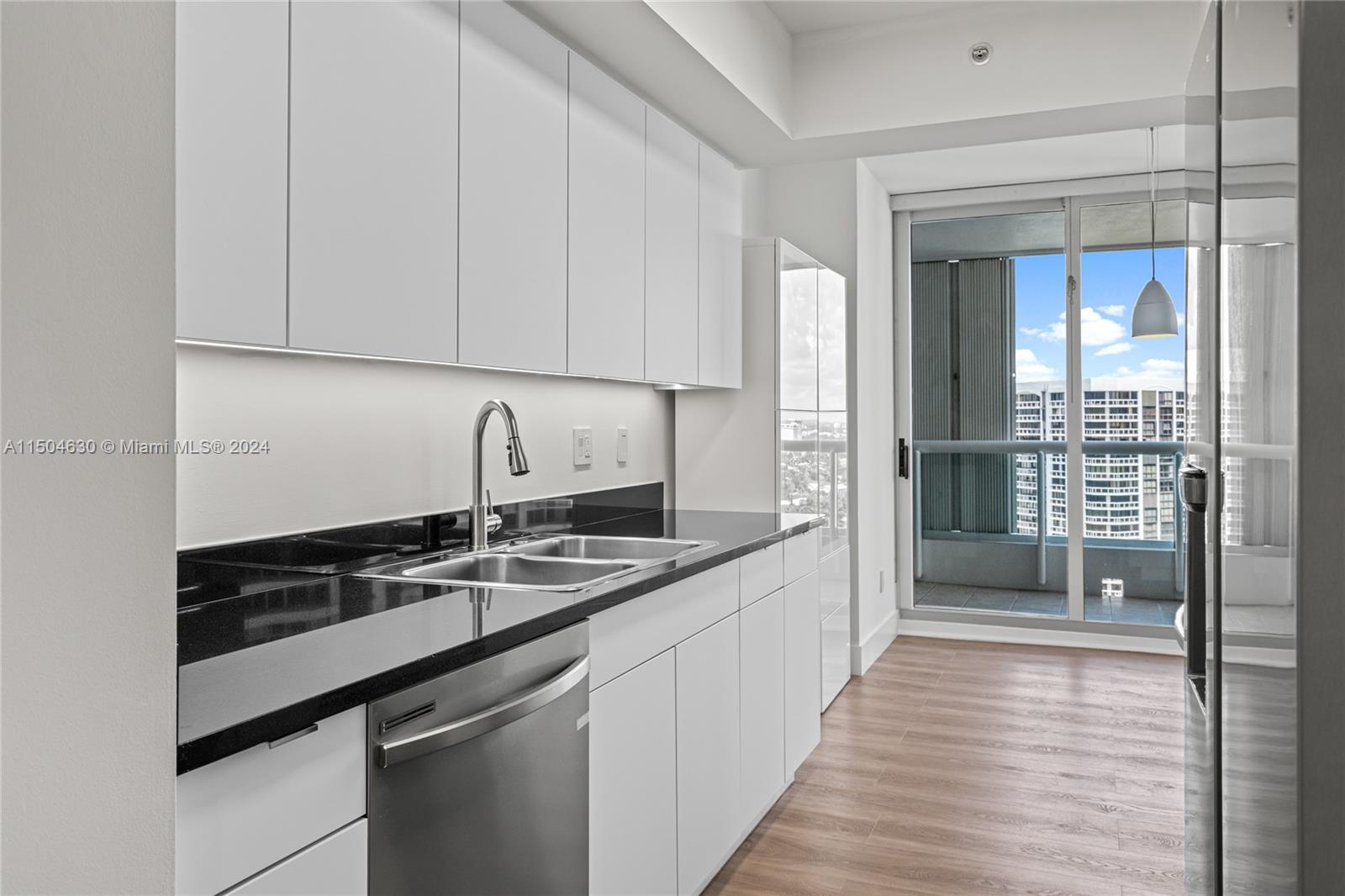 21055 Yacht Club Dr, Aventura, FL, 33180 United States, 3 Bedrooms Bedrooms, ,2 BathroomsBathrooms,Residential,For Sale,Yacht Club Dr,A11504630