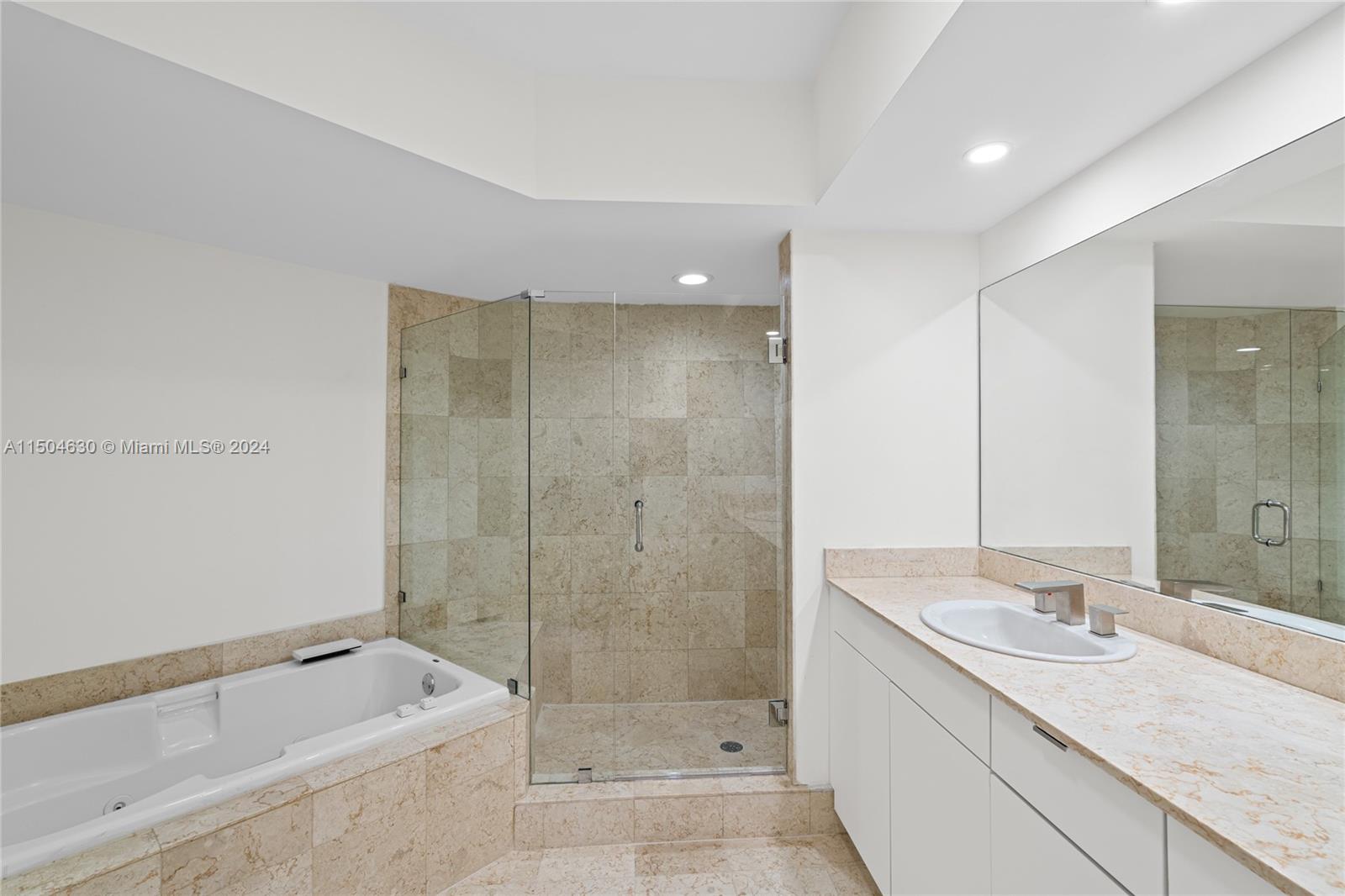 21055 Yacht Club Dr, Aventura, FL, 33180 United States, 3 Bedrooms Bedrooms, ,2 BathroomsBathrooms,Residential,For Sale,Yacht Club Dr,A11504630