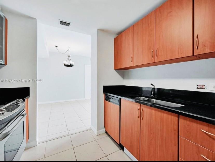 18800 NE 29th Ave 527, Aventura, Florida 33180, 2 Bedrooms Bedrooms, ,2 BathroomsBathrooms,Residentiallease,For Rent,18800 NE 29th Ave 527,A11504516