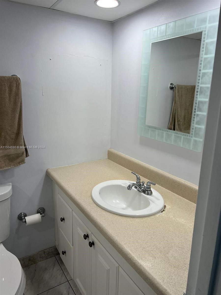 17570 Atlantic Blvd, Sunny Isles Beach, FL, 33160 United States, 1 Bedroom Bedrooms, ,1 BathroomBathrooms,Residential,For Sale,Atlantic Blvd,A11504690