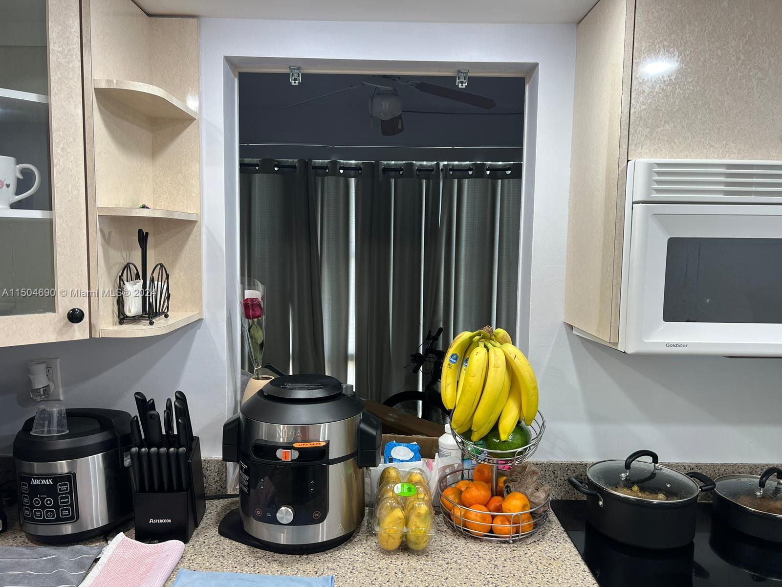 17570 Atlantic Blvd, Sunny Isles Beach, FL, 33160 United States, 1 Bedroom Bedrooms, ,1 BathroomBathrooms,Residential,For Sale,Atlantic Blvd,A11504690