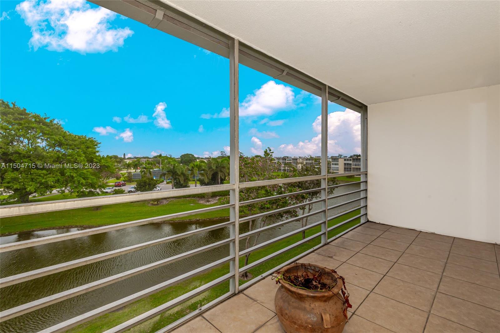 4047 Rexford C, Boca Raton, FL 33434, 1 Bedroom Bedrooms, ,1 BathroomBathrooms,Residential,For Sale,Rexford,A11504715