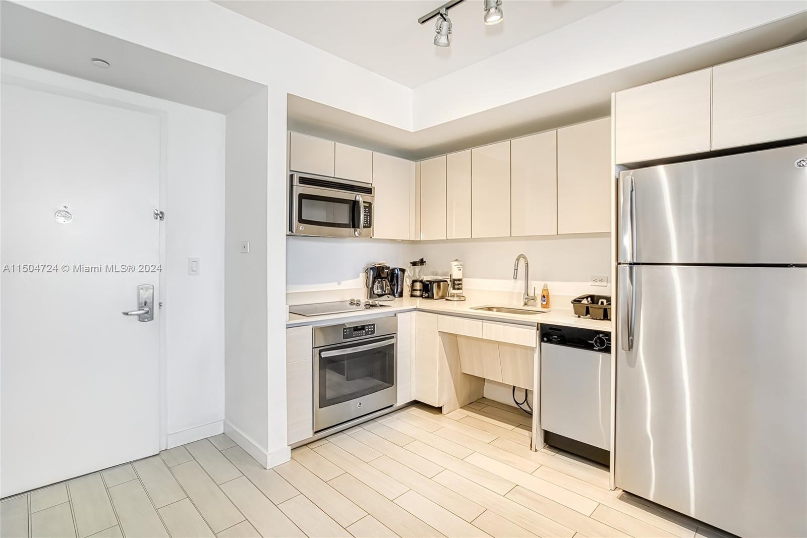 2602 E Hallandale Beach Blvd R2304, Hallandale Beach, Florida 33009, 2 Bedrooms Bedrooms, ,2 BathroomsBathrooms,Residential,For Sale,2602 E Hallandale Beach Blvd R2304,A11504724