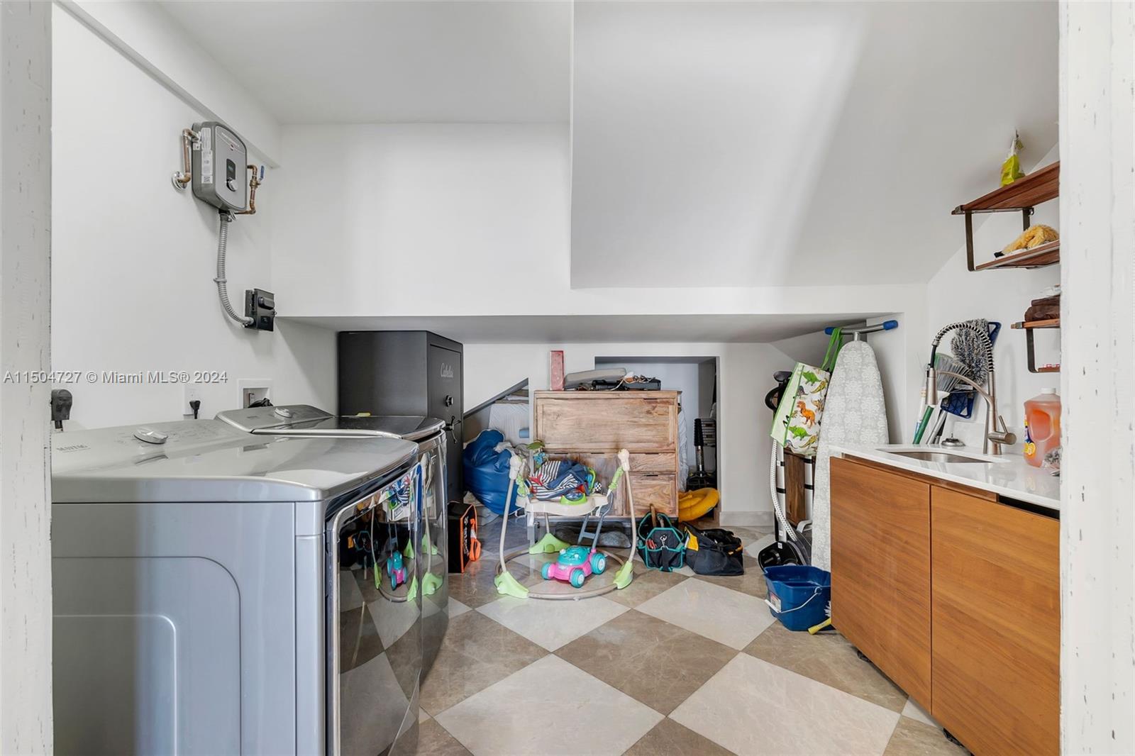210 Seaview Cir, Marathon, FL, 33050 United States, 4 Bedrooms Bedrooms, ,4 BathroomsBathrooms,Residential,For Sale,Seaview Cir,A11504727