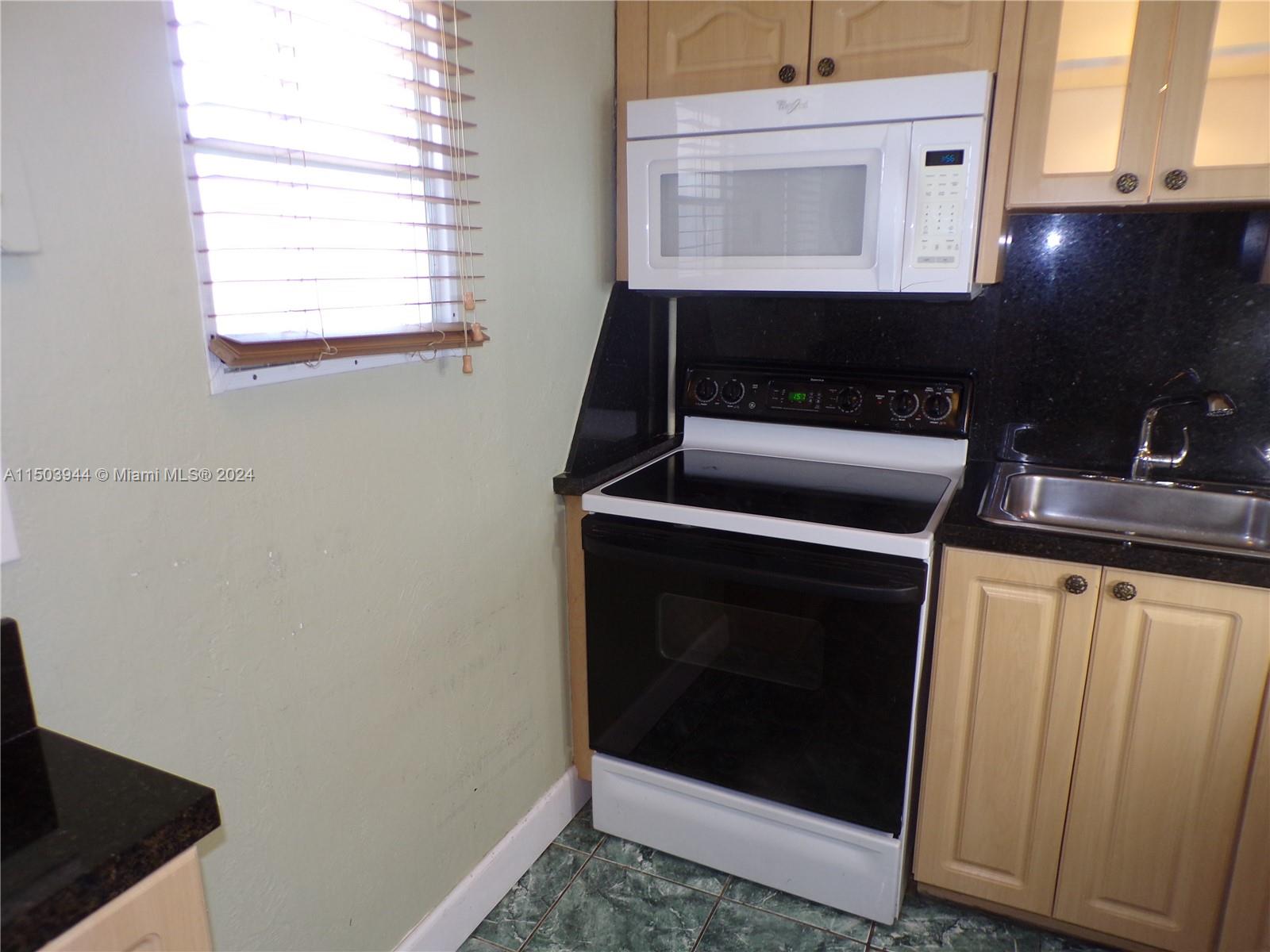 3010 Marcos Dr R403, Aventura, Florida 33160, 1 Bedroom Bedrooms, ,1 BathroomBathrooms,Residential,For Sale,3010 Marcos Dr R403,A11503944