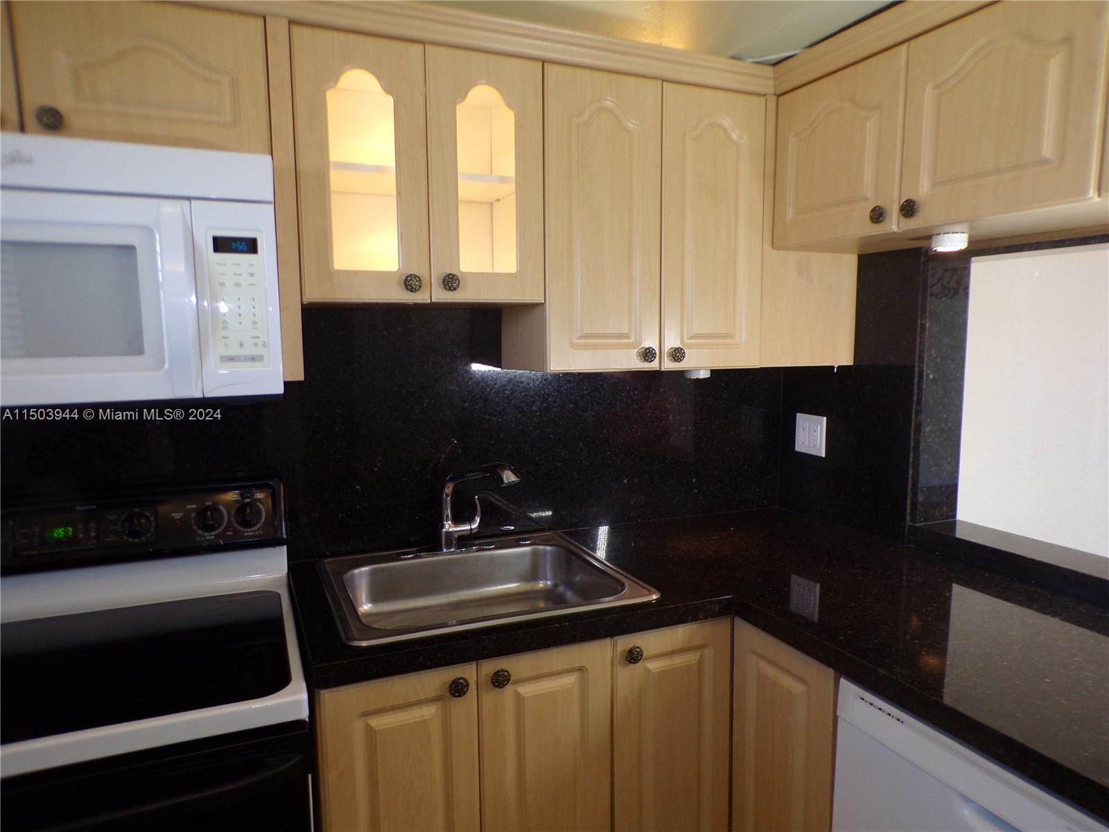 3010 Marcos Dr R403, Aventura, Florida 33160, 1 Bedroom Bedrooms, ,1 BathroomBathrooms,Residential,For Sale,3010 Marcos Dr R403,A11503944