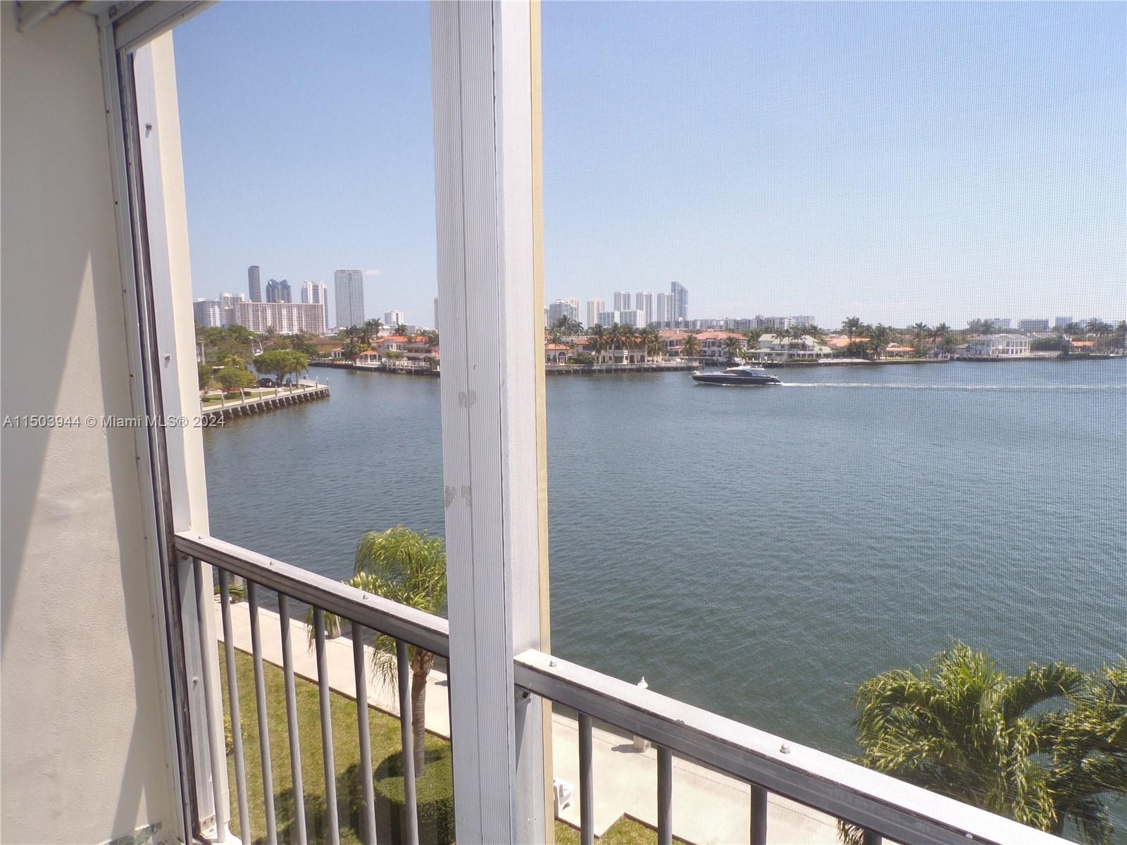3010 Marcos Dr R403, Aventura, Florida 33160, 1 Bedroom Bedrooms, ,1 BathroomBathrooms,Residential,For Sale,3010 Marcos Dr R403,A11503944