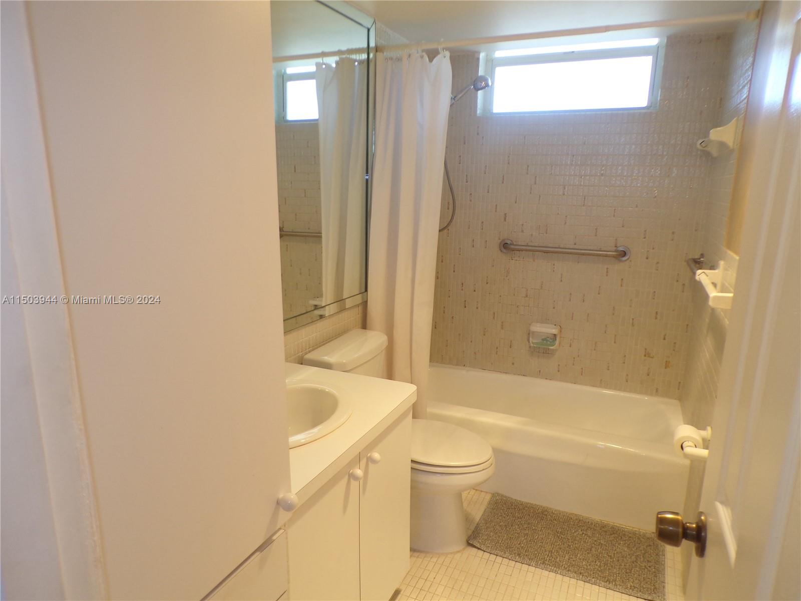 3010 Marcos Dr R403, Aventura, Florida 33160, 1 Bedroom Bedrooms, ,1 BathroomBathrooms,Residential,For Sale,3010 Marcos Dr R403,A11503944