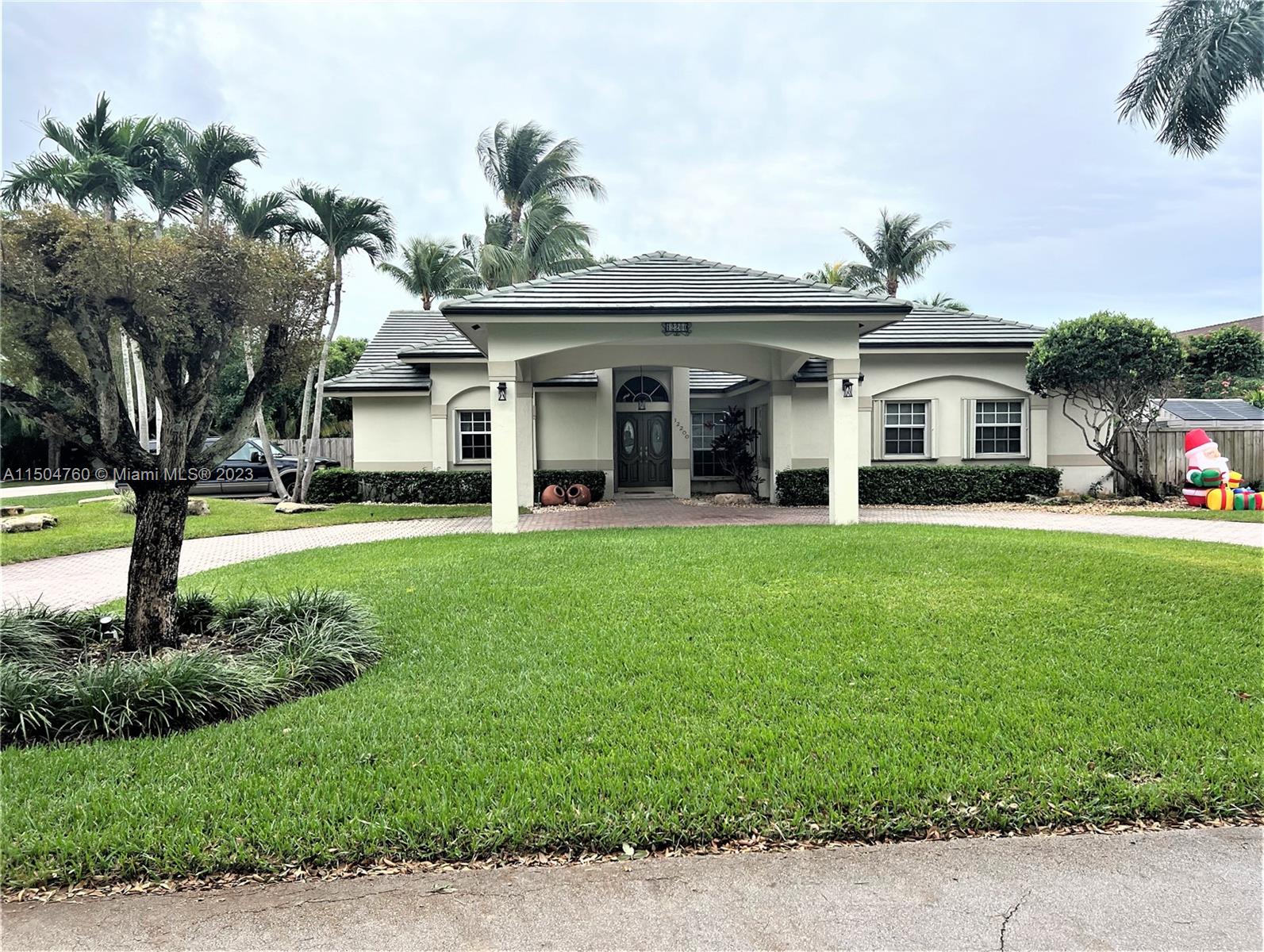12200 SW 100th St  For Sale A11504760, FL