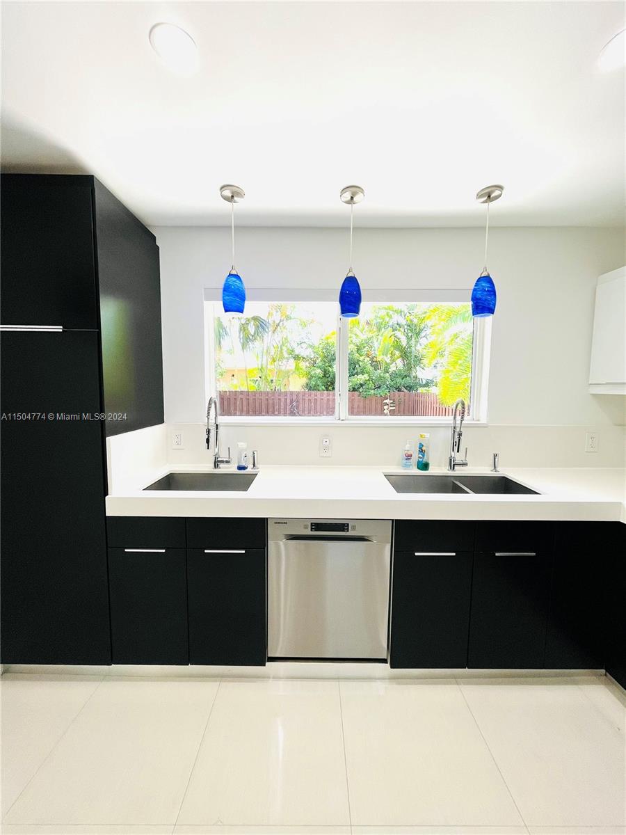 9240 Byron Ave, Surfside, Florida 33154, 4 Bedrooms Bedrooms, ,3 BathroomsBathrooms,Residential,For Sale,9240 Byron Ave,A11504774