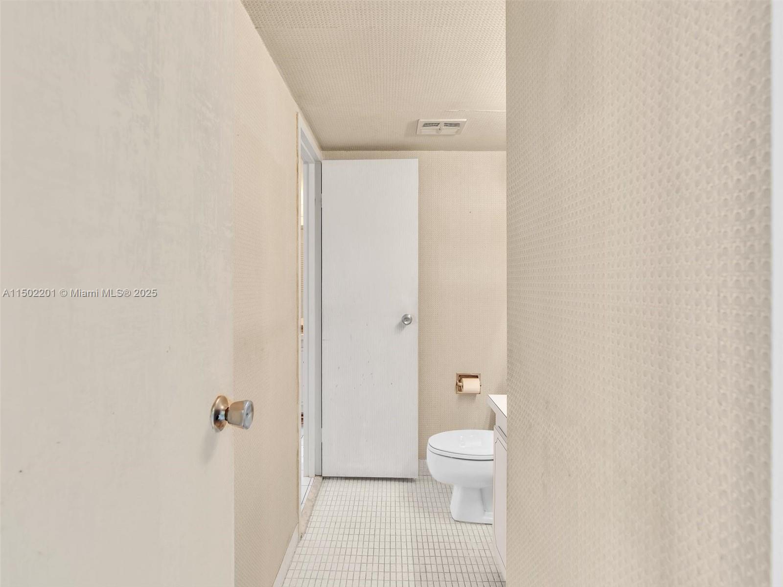 3675 N Country Club Dr 707, Aventura, Florida 33180, 1 Bedroom Bedrooms, ,1 BathroomBathrooms,Residential,For Sale,3675 N Country Club Dr 707,A11502201