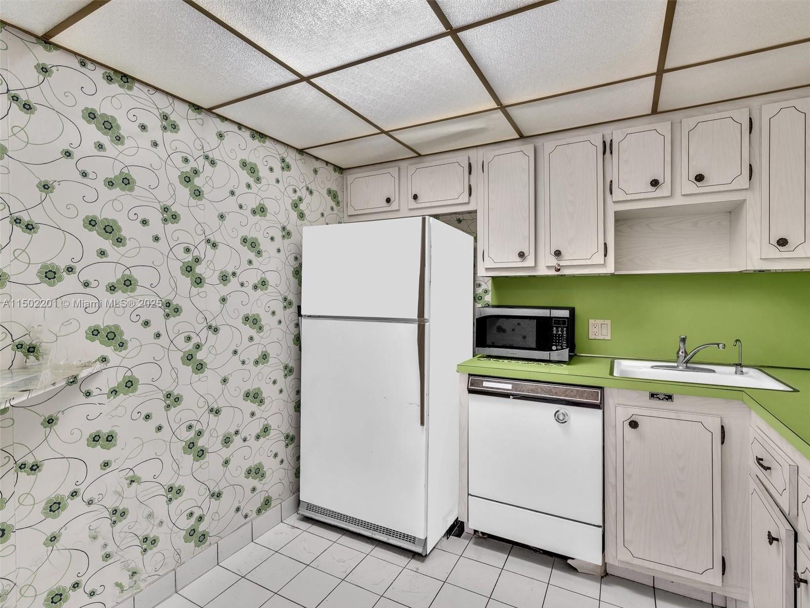 3675 N Country Club Dr 707, Aventura, Florida 33180, 1 Bedroom Bedrooms, ,1 BathroomBathrooms,Residential,For Sale,3675 N Country Club Dr 707,A11502201
