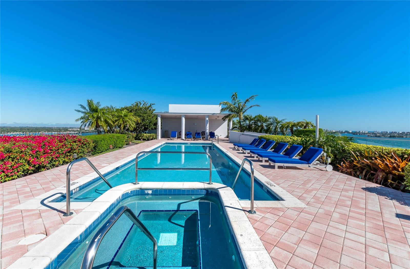 Rooftop Pool & Hot Tub