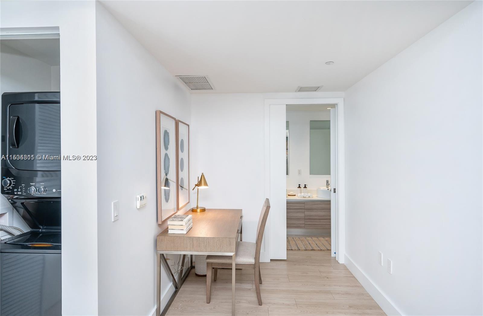 121 NE 34th St L402, Miami, Florida 33137, 1 Bedroom Bedrooms, ,1 BathroomBathrooms,Residentiallease,For Rent,121 NE 34th St L402,A11504811