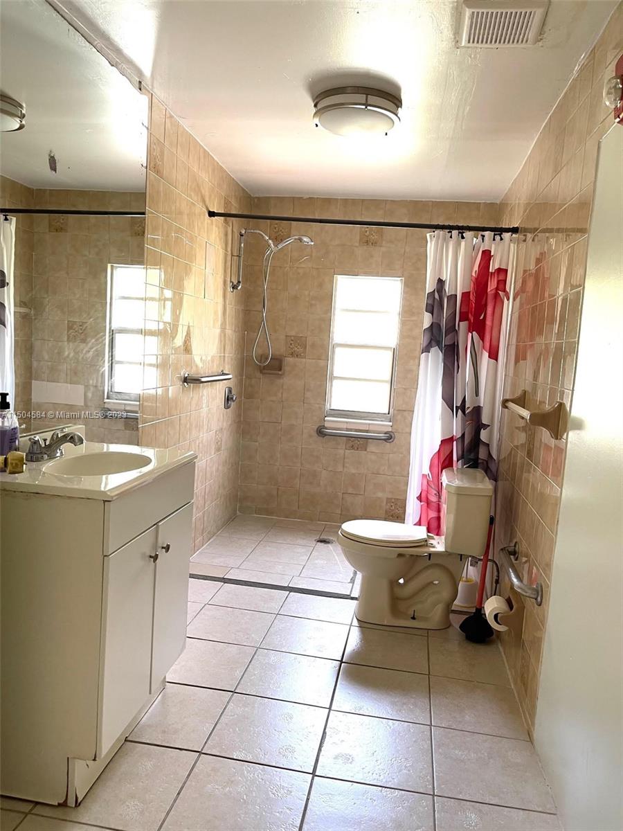 3144 SW 21st St, Miami, Florida 33145, 5 Bedrooms Bedrooms, ,4 BathroomsBathrooms,Residential,For Sale,3144 SW 21st St,A11504584