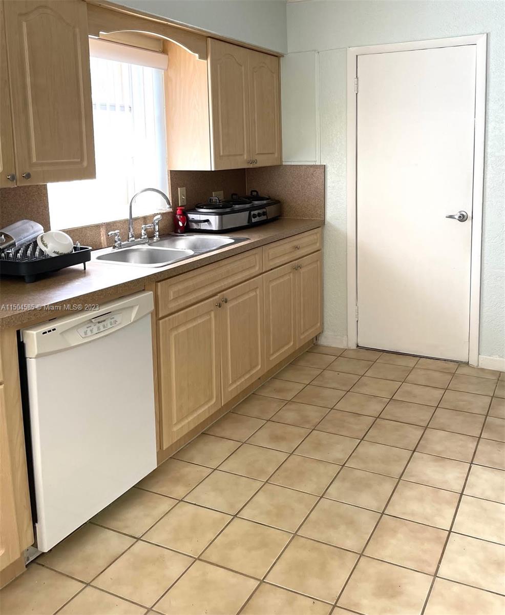 3144 SW 21st St, Miami, Florida 33145, ,Businessopportunity,For Sale,3144 SW 21st St,A11504585