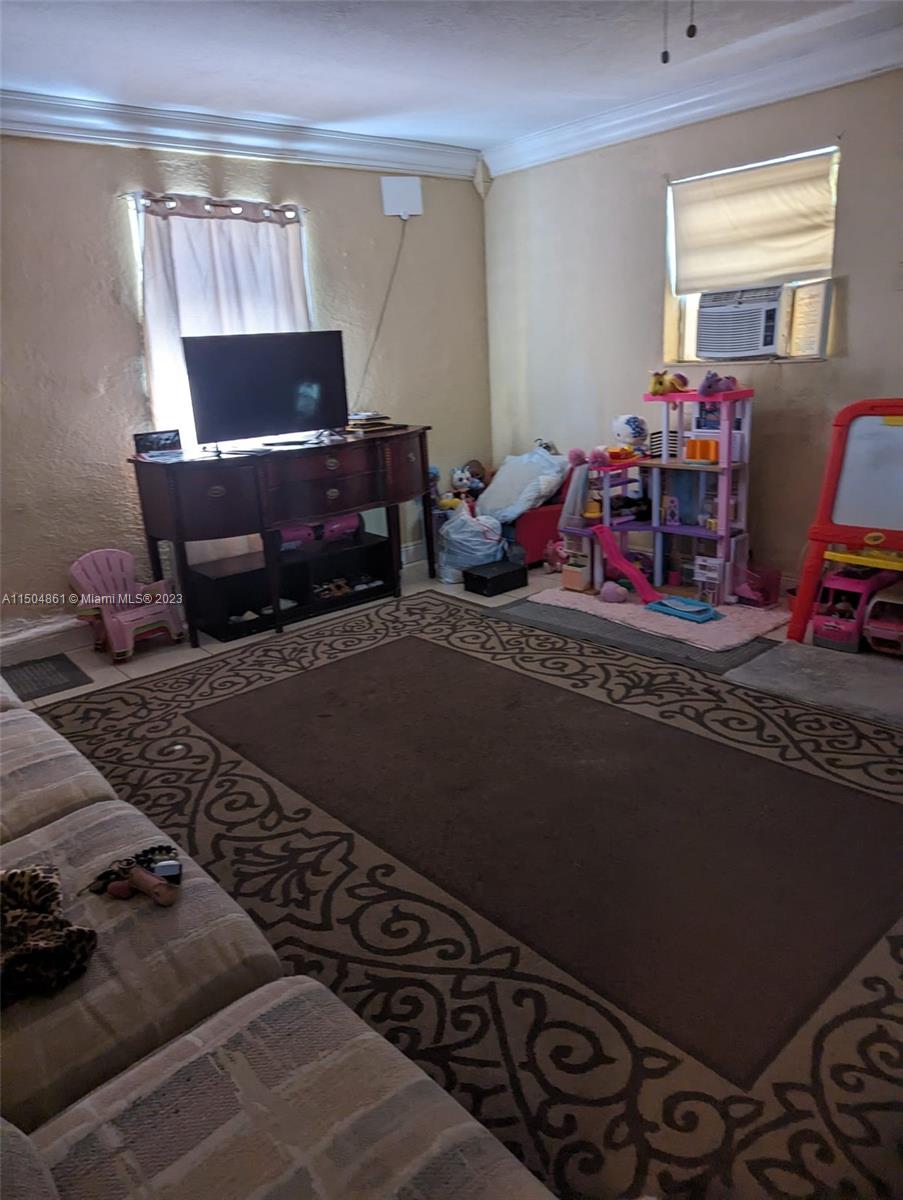 2549 4th St, Pompano Beach, FL, 33069 United States, 2 Bedrooms Bedrooms, ,2 BathroomsBathrooms,Residential,For Sale,4th St,A11504861