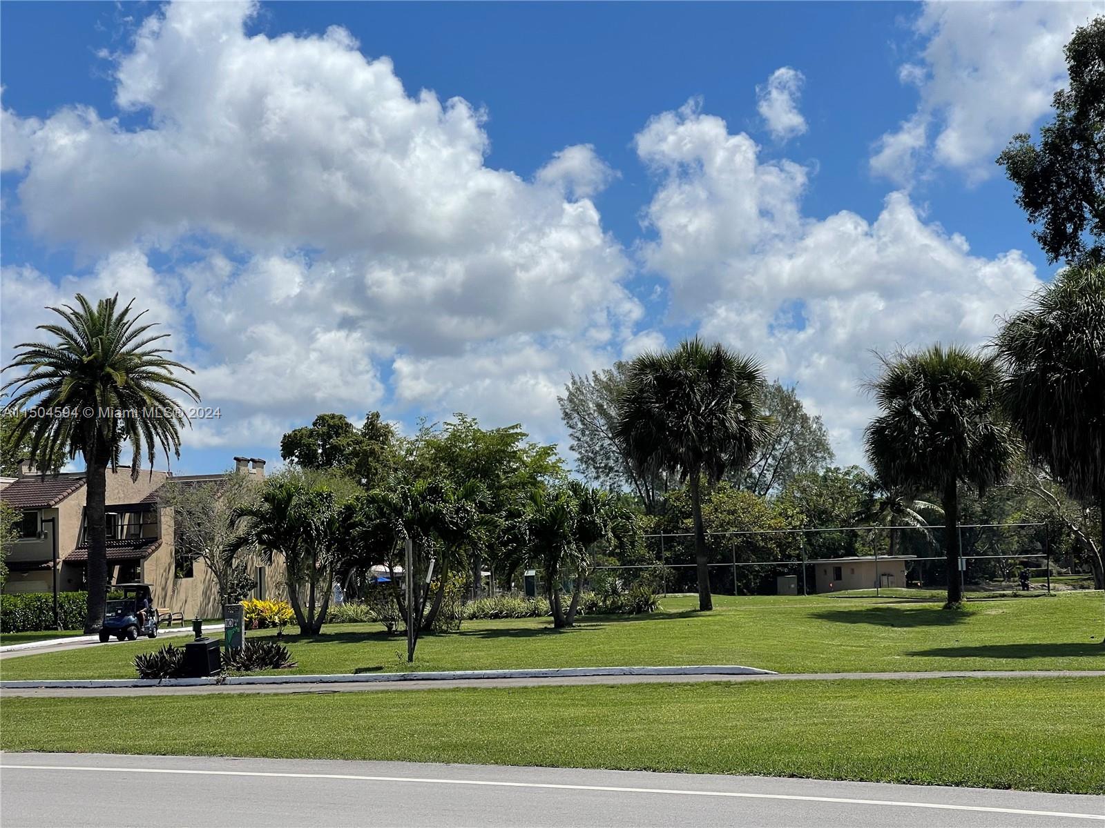3557 Estepona Ave 25-B-1, Doral, Florida 33178, 3 Bedrooms Bedrooms, 7 Rooms Rooms,2 BathroomsBathrooms,Residential,For Sale,3557 Estepona Ave 25-B-1,A11504594