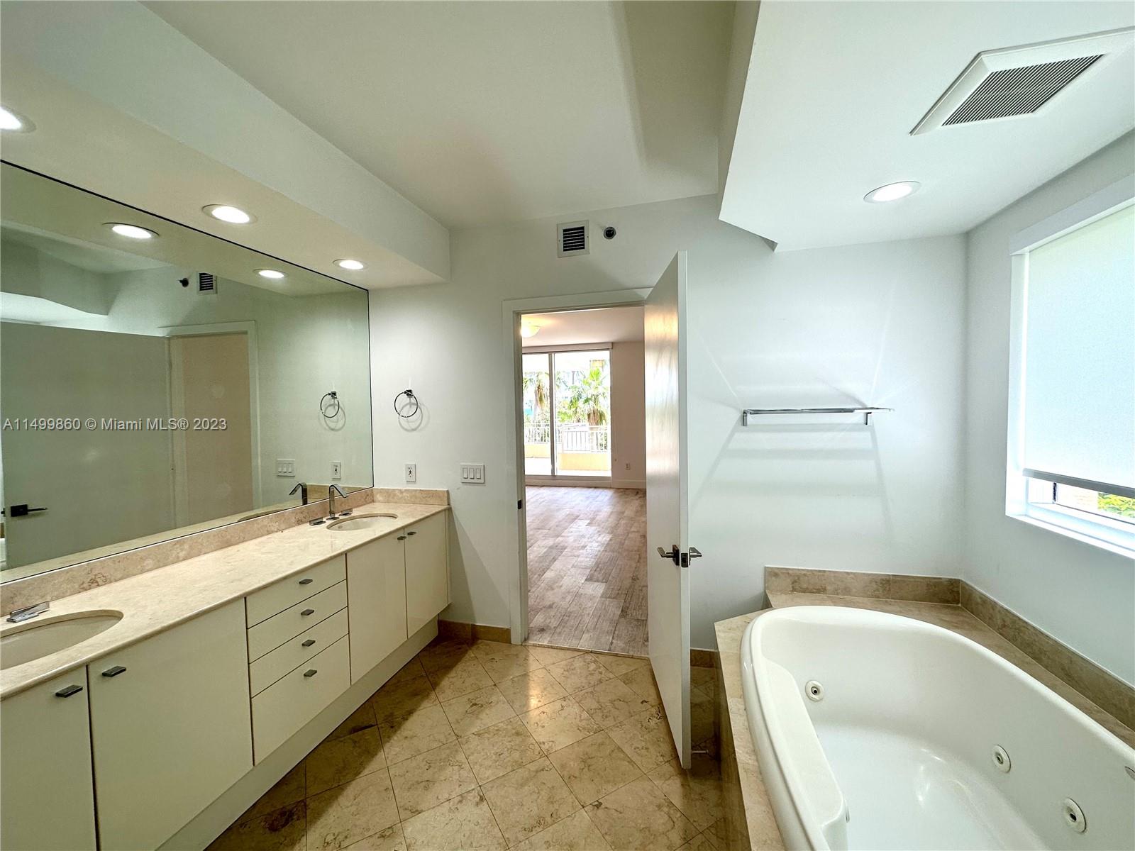 791 Crandon Blvd, Key Biscayne, FL, 33149 United States, 3 Bedrooms Bedrooms, ,2 BathroomsBathrooms,Residential,For Sale,Crandon Blvd,A11499860
