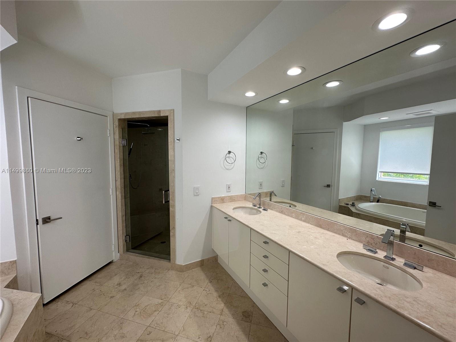 791 Crandon Blvd, Key Biscayne, FL, 33149 United States, 3 Bedrooms Bedrooms, ,2 BathroomsBathrooms,Residential,For Sale,Crandon Blvd,A11499860